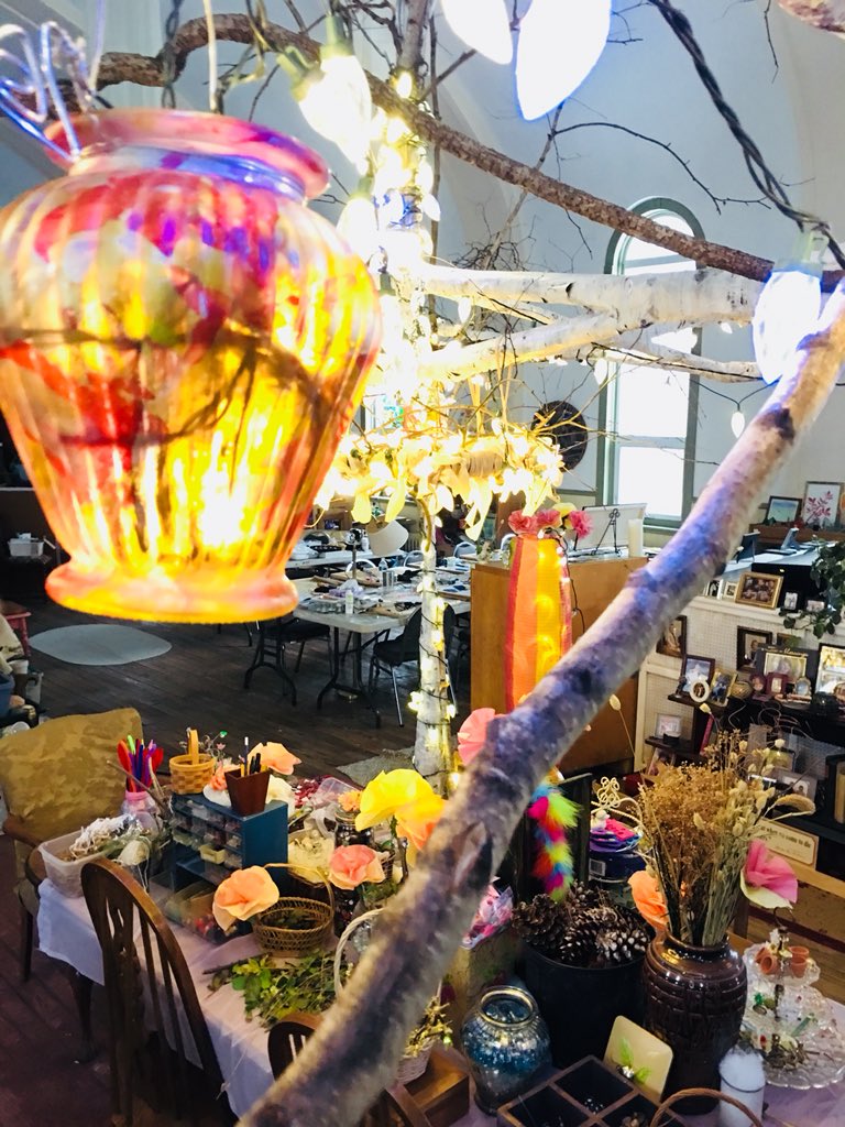 the1870studio's tweet photo. Marbled glass lantern. #madewithmarabu #easymarble #fairylights #homedecor https://t.co/DlKmgb9DMk