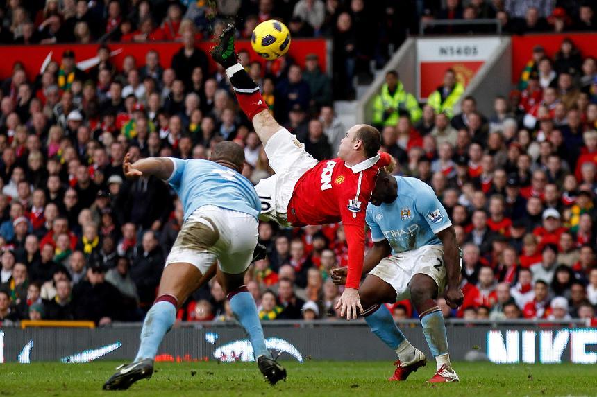 premierleague's tweet image. "Probably the best goal the Premier League has seen”

Matt Holland on a famous goal &amp;amp; his favourite #PL match: preml.ge/2Os23I

#1in10000