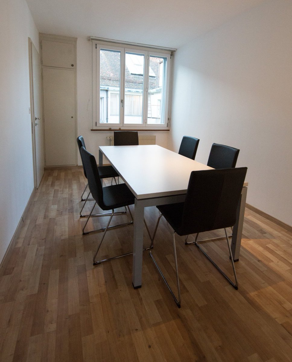 Wir vermieten unser Sitzungszimmer nun zu reduzierten Preisen an regelmässige Mieter. An zentraler Lage bei workcentral, nur 2min vom Berner Hauptbahnhof. Für 2-6 Personen, Kaffee und Wifi inklusive. Gerne auch weitersagen :-)