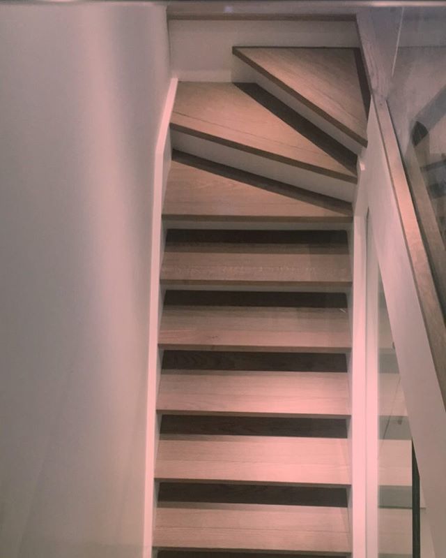 andipagallery's tweet photo. Step down in to our freshly polished floors in our basement gallery. Exciting things to rise from this special gallery. Best believe that👌🏽 #artgallery #londongalleries #interiordesign #angling #levelup #contemporaryart #contemporary #contemporarydes… https://t.co/BdoAW9TRQz https://t.co/lCO9mIVbHW