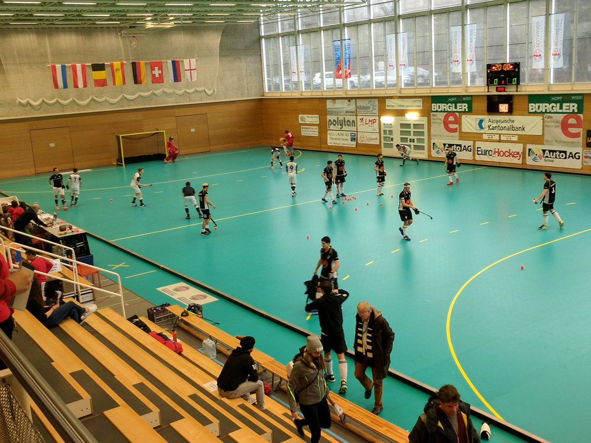 develasis's tweet photo. Great weekend with @SurbitonHC. Well done to the hosts Rotweiss Wettingen and @eurohockeyorg for a great event. #EIHCC2018 https://t.co/eu5C8SBpY8