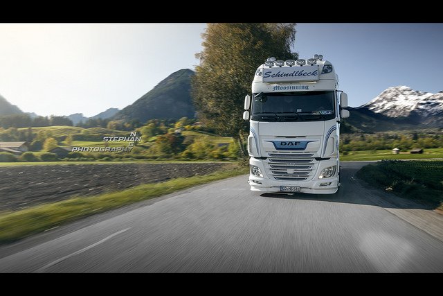 DAFTrucksUK's tweet photo. Good morning #truckers. Are you looking forward to the weekend after a long week on the road, or has your work week just started? #lifeofadriver #FridayFeeling https://t.co/wFyXiMcS96