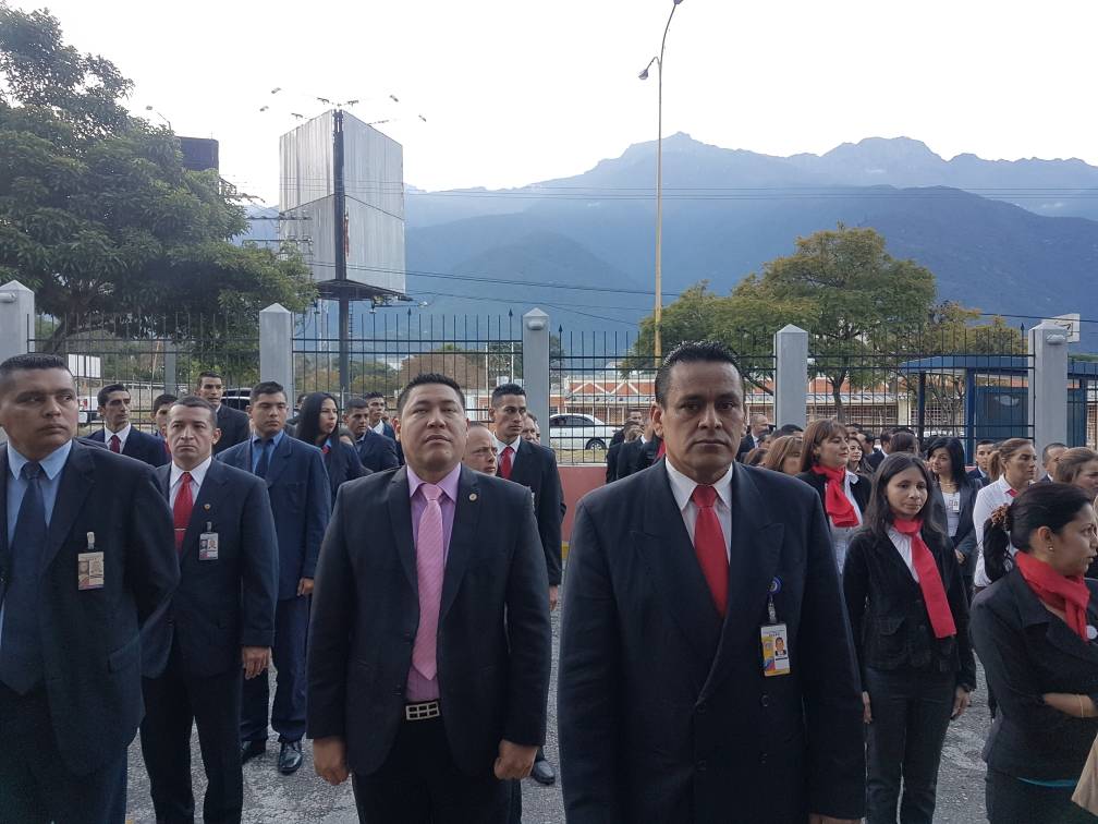 meridadeleg's tweet photo. @DouglasRicoVzla @PRENSACICPC @CICPCPREVENCION Los funcionarios de la Delegación y Sub/D Mérida, entonaron las gloriosas notas del Himno Nacional, manteniendo el civismo y el patriotismo que caracteriza está noble institución. https://t.co/VS1Sc7iZfL