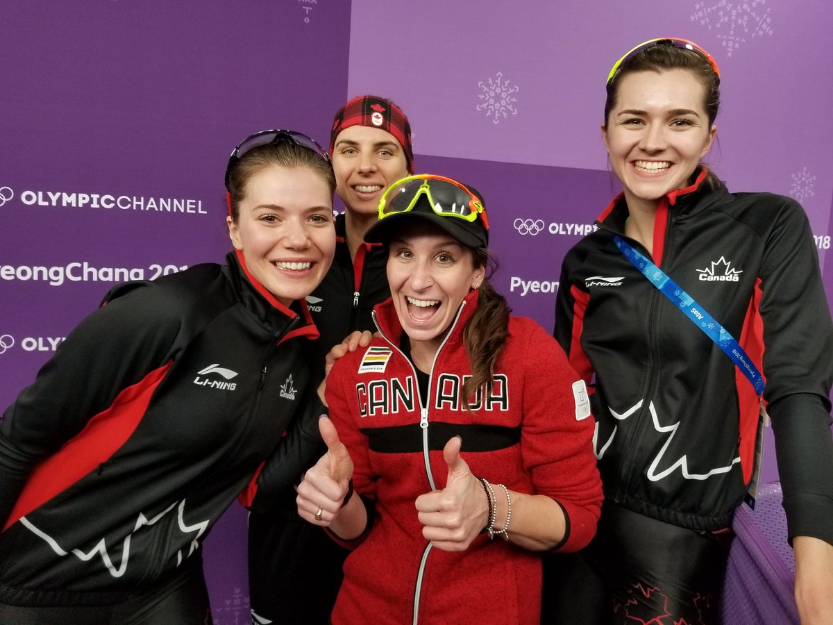 Longue piste: Avez-vous déjà vous <a href="/IvanieB/">Ivanie Blondin</a> et <a href="/i_weidemann/">Isabelle Weidemann</a> de la poursuite aussi contentes à #PyeongChang? Elles seront des demi-finales mercredi... avec vue sur le podium. #RColympiques