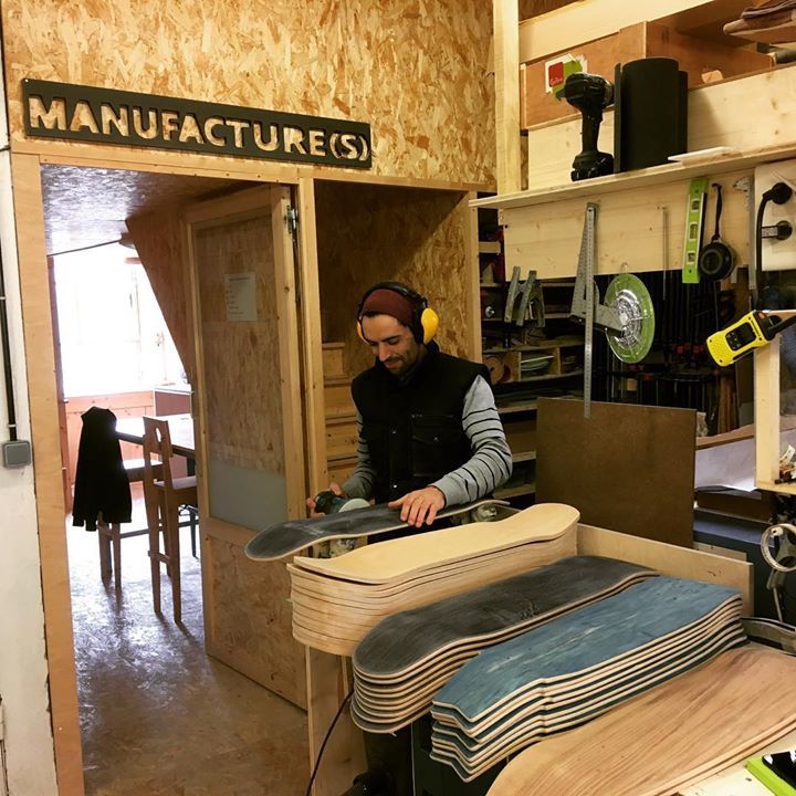 ArkaicConcept's tweet photo. Du vrai fun pour notre copain @loicbenoitainsivalavie 😜  on sait pas où on va mais on sait d ou l on vient 🤙🤙🤙#funordie #skateboard ##skatelife #madeinfrance #ecofirendly #cruiser #artisanat #specialededicasse #loicbenoit #arkaicconcept #arkaicskateboard #arkaicconcept https://t.co/WadvbjAi2K