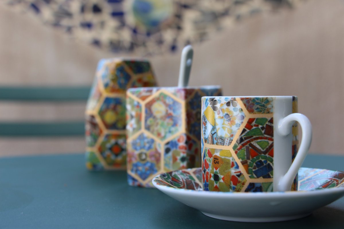 CasaBatlloGaudi's tweet photo. #CBStore ☕️ S’acosta l’hora del cafè… T’agradaria prendre’l en un joc de cafè com aquest? Descobreix tota la nostra col·lecció de plats, tasses i gerres aquí: https://t.co/futexeVrJM https://t.co/3LUctFWvfn