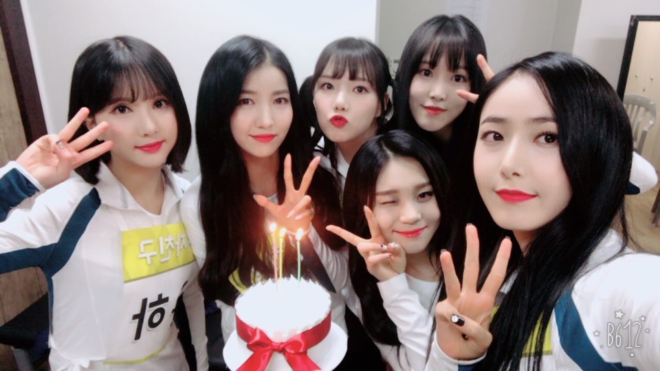 0xSummi's tweet photo. [180115] Happy #3YearsWithGFRIEND
#GFRIEND @GFRDofficial https://t.co/fNUVQNsmaX
