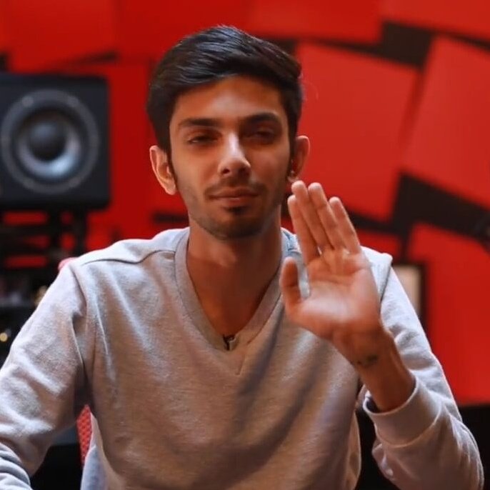 Anirudh's reaction 2 those trenderz of this pic 😂 @anirudhofficial ❤ Ivanunga Vera .... Mooditu Vera Velai irundha Poii Paarunga da 😂😂😂