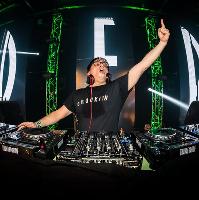 Lenny Dee &amp; D.A.V.E. The Drummer #Glasgow - lostevent.com/Whats-On-in/Gl…