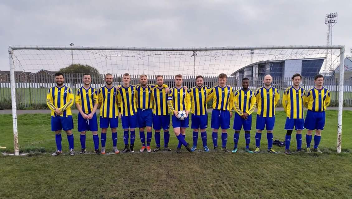 BramwellDavid's tweet photo. #rochdaledynamos #sundayleague #football #homekit https://t.co/VlH1Sgoi7T