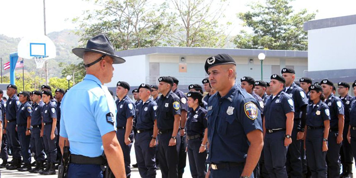 NotiUno 630 (@notiuno) on Twitter photo #NotiUno630 reconoce a los hombres y mujeres que integran la Policía de Puerto Rico. En su semana hacemos un llamado para que el gobierno atienda las justas reclamaciones de estos agentes. En <a href="/NotiUno/">NotiUno 630</a> cuentan con todo nuestro apoyo. <a href="/PRPDNoticias/">Policía Puerto Rico</a> <a href="/Conapol/">CONAPOL</a> #NotiUno630 reconoce a los hombres y mujeres que integran la Policía de Puerto Rico. En su semana hacemos un llamado para que el gobierno atienda las justas reclamaciones de estos agentes. En <a href="/NotiUno/">NotiUno 630</a> cuentan con todo nuestro apoyo. <a href="/PRPDNoticias/">Policía Puerto Rico</a> <a href="/Conapol/">CONAPOL</a>