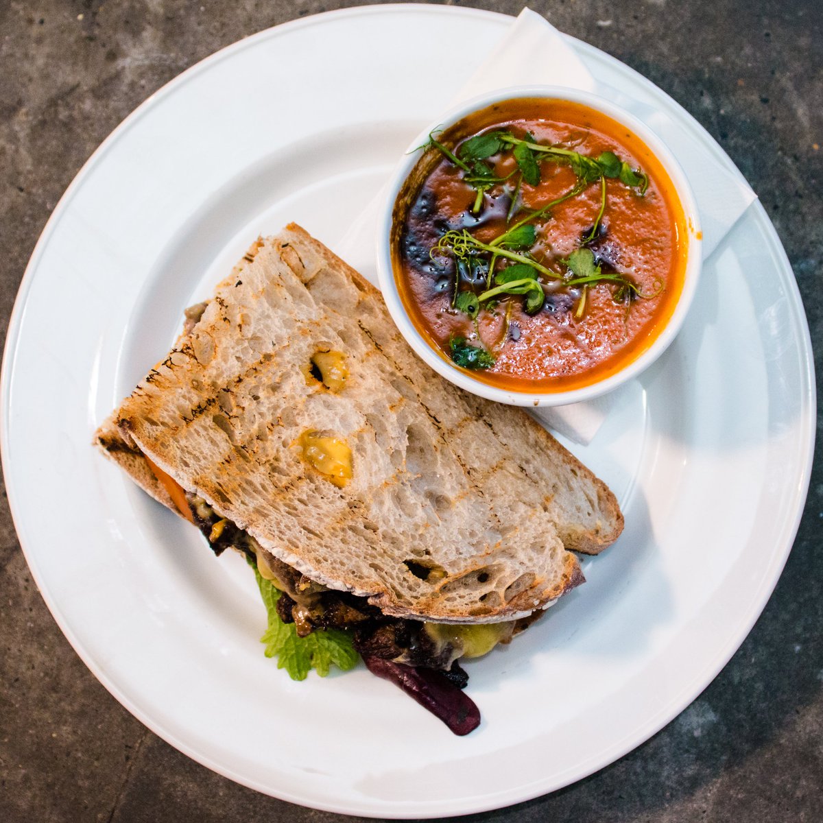 theexchequer's tweet photo. We serve lunch from 12-4pm every Mon-Fri and have tonnes of options to suit everyone. Fill up on Dublin's tastiest soup and sambo combo for €8.50!

#TheExchequer https://t.co/7Wao1AbLGE