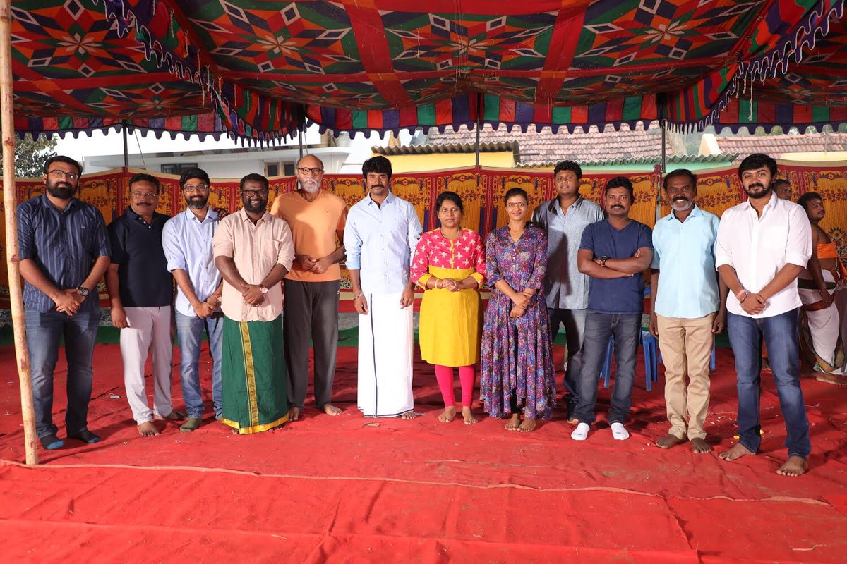 sd_devaraj's tweet photo. Once the movie shoot state from today anna bday rendu virunthu romba happy iruku tnx for @24AMSTUDIOS team @Arunrajakamaraj sir @Siva_Kartikeyan anna @AllIndiaSKFC @RDRajaofficial https://t.co/9igSbw9rpA