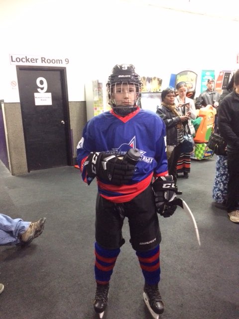 HGHS_PE's tweet photo. Good luck to our Y8 student M. Cross who is currently in Las Vegas playing ice hockey! He plays his semi final today vs Canadian Arctic Lions! #icehockey #teamGrove #TeamGroveSelect https://t.co/WGReorEhFD