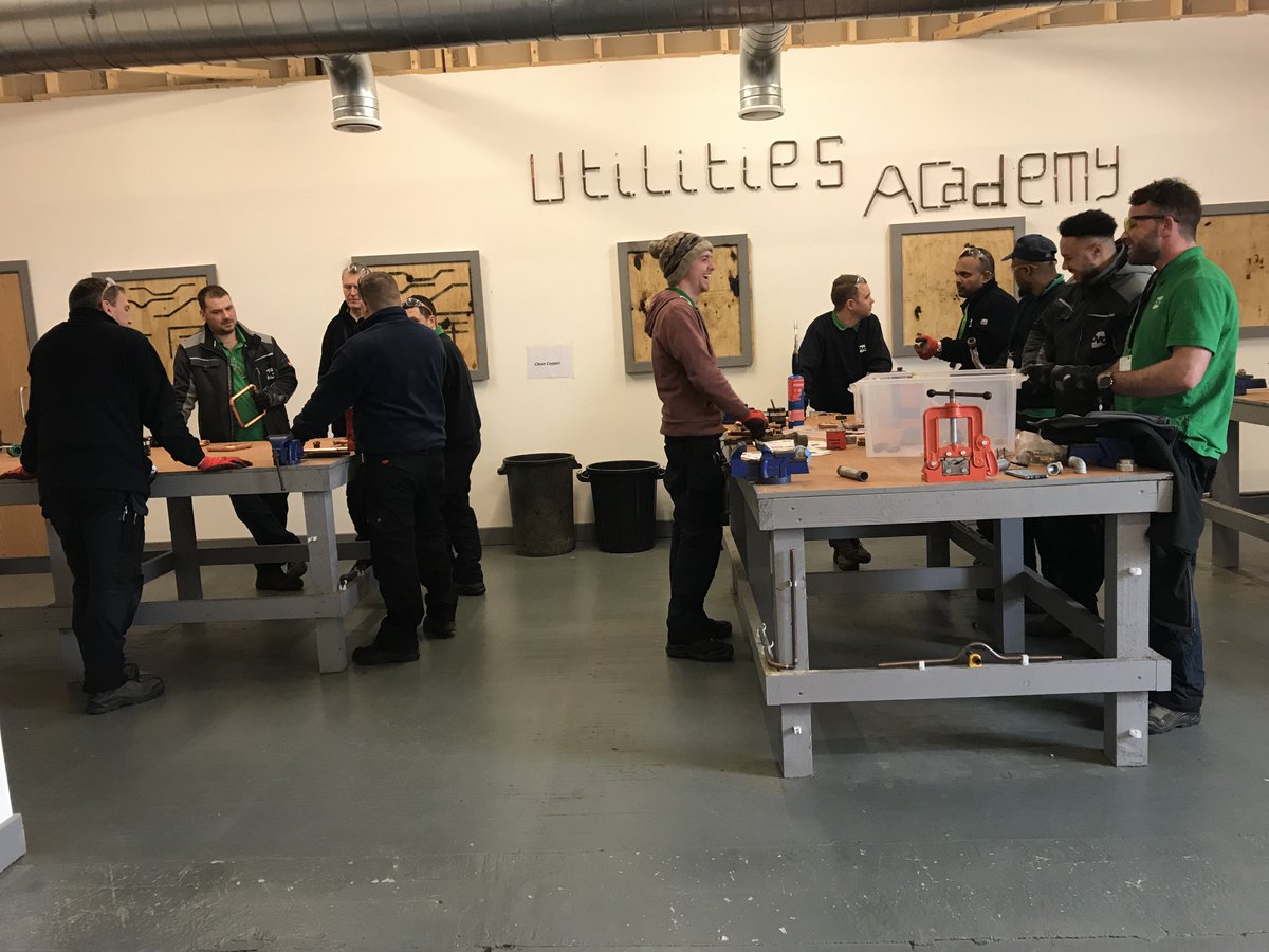 USkillsGroup's tweet photo. We had @OVOEnergy in for #DualFuel Toolbox Talks last week. Great to see some of our ex learners back in our @UtilitiesAcad, at our Bolton Centre! #UniversalSkills #SmartMetering https://t.co/qCuU3KsDAc