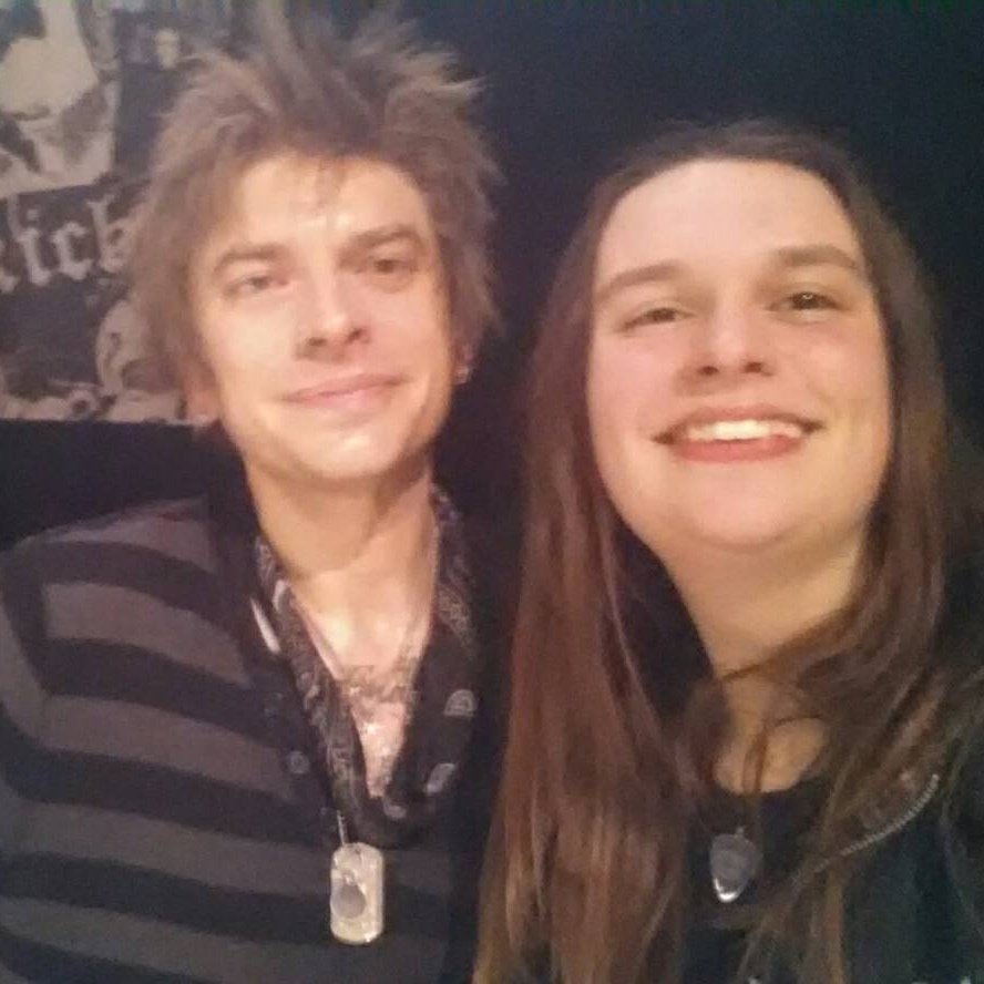Radical_Rach77's tweet photo. Both amazing nights @DropkickMurphys !! Thank you so much @neverfal_ @KenDKM for everything! Can't wait to see you guys again! You guys know how important to me was to meet James! And i got to do it twice!! Can't believe it 😊 thank you guys again so much!!! Take Care 🍀🍀🎸🎸 https://t.co/KTilA0TI6o