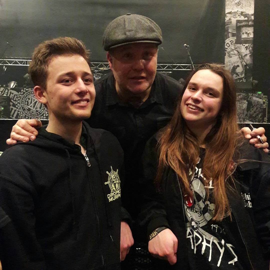 Radical_Rach77's tweet photo. Both amazing nights @DropkickMurphys !! Thank you so much @neverfal_ @KenDKM for everything! Can't wait to see you guys again! You guys know how important to me was to meet James! And i got to do it twice!! Can't believe it 😊 thank you guys again so much!!! Take Care 🍀🍀🎸🎸 https://t.co/KTilA0TI6o