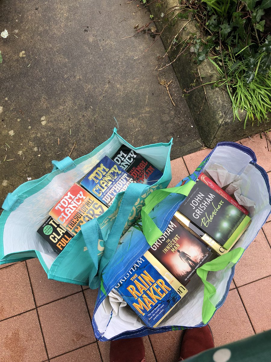 carolspringett5's tweet image. #40acts donated some of my favourite novels to @StLukesHospice  charity shop in Plymouth #dolentgenerously