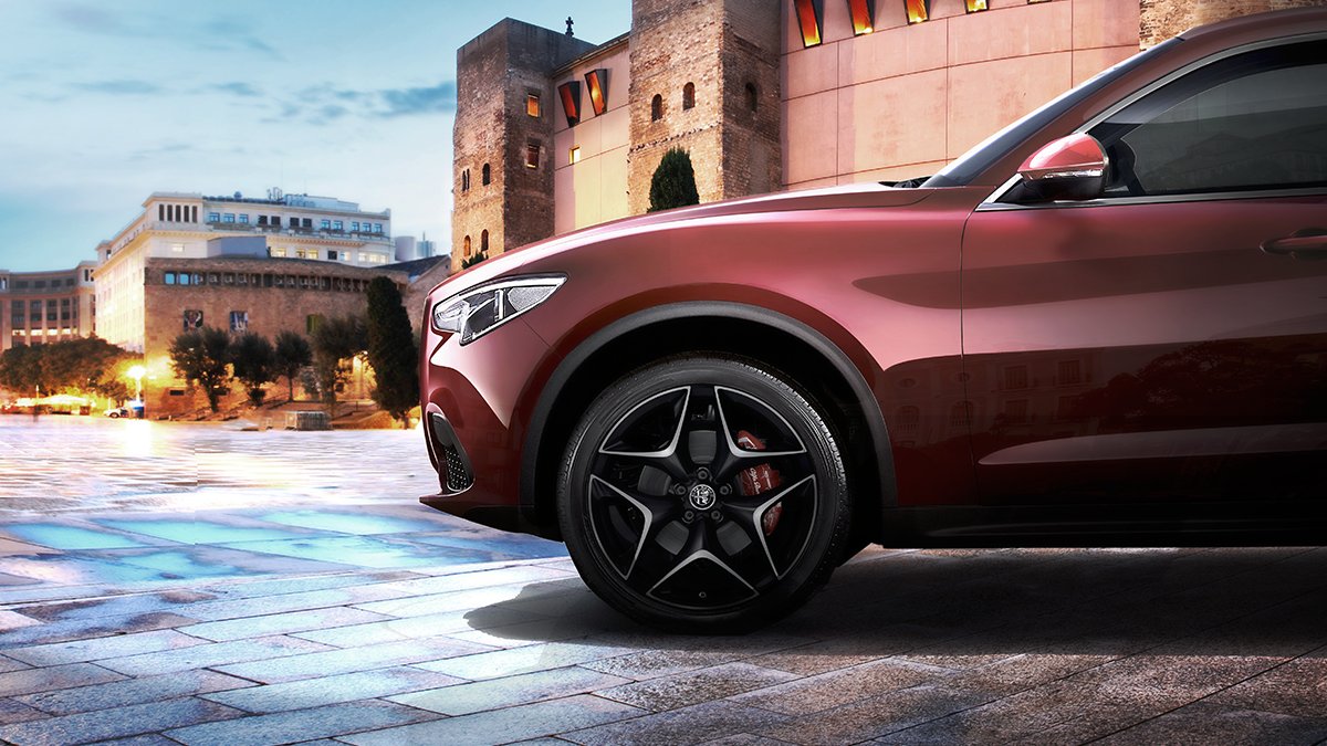 With its alloy wheels and the other original Alfa Romeo accessories, #Stelvio’s style and elegant soul is perfectly enhanced. #LaMeccanicaDelleEmozioni
bit.ly/dmoparzubehör