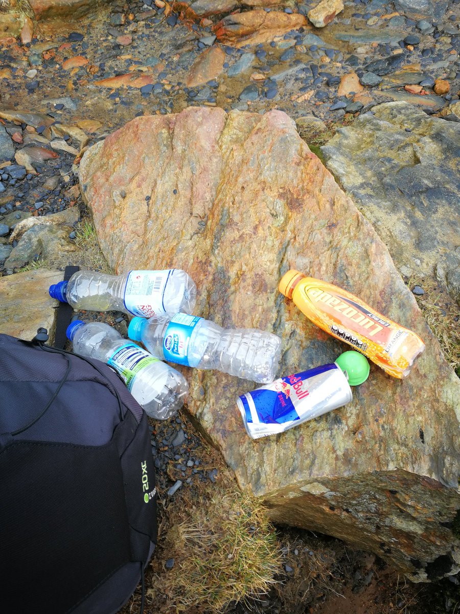 DarrenAlderton's tweet photo. Picked up a few unwanted bits on the paths of #Snowdon #plasticfree #DavidAttenborough protect our 3 peaks and world, and pick up your litter https://t.co/xo0lW7D9Vx