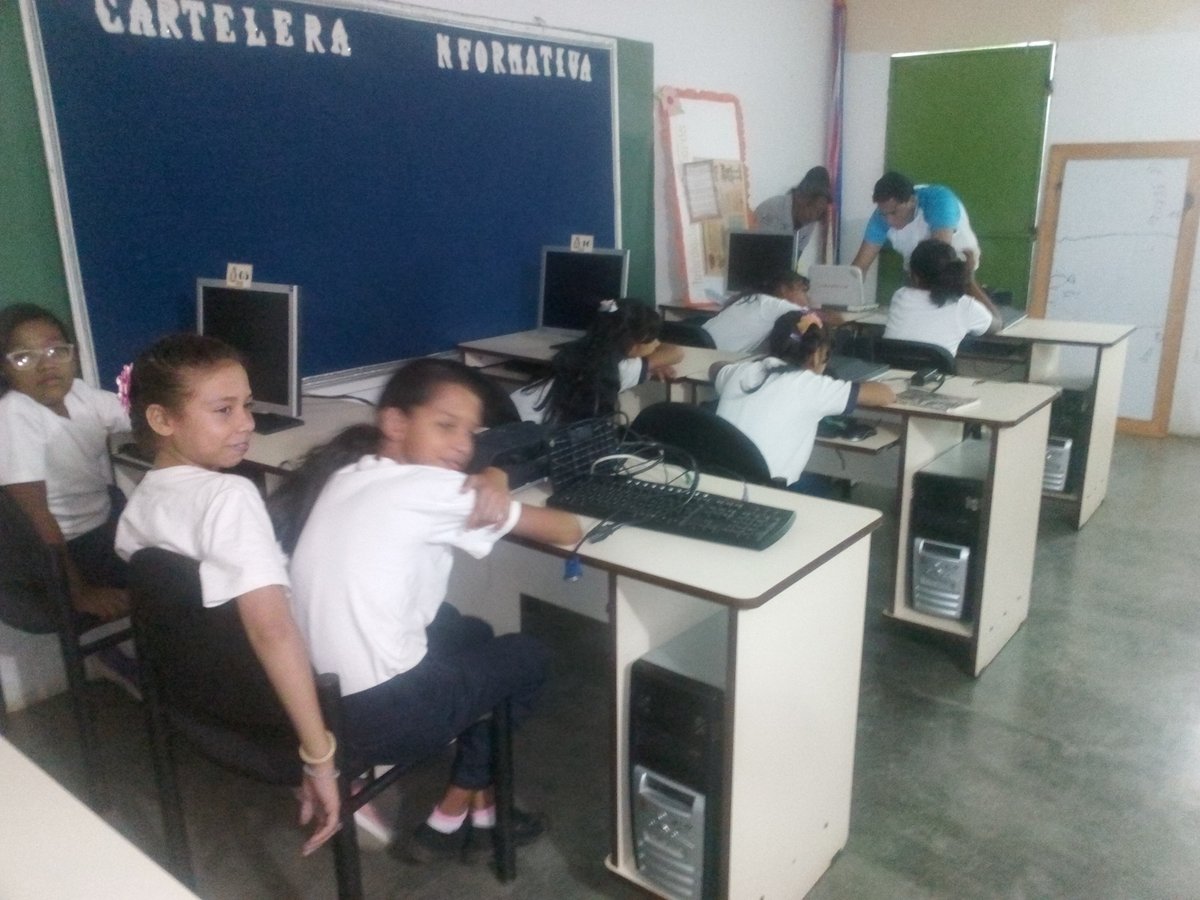 BocaneyCbit's tweet photo. video educativo con el uso del video beam para los estudiantes de 5to grado sobre la represa el guri en el CBIT Cristina de Bocaney tinaquillo Edo_Cojedes @FundabitCojedes @Fundabit @JauaMiranda @vane_prieto https://t.co/QPctixYqIL