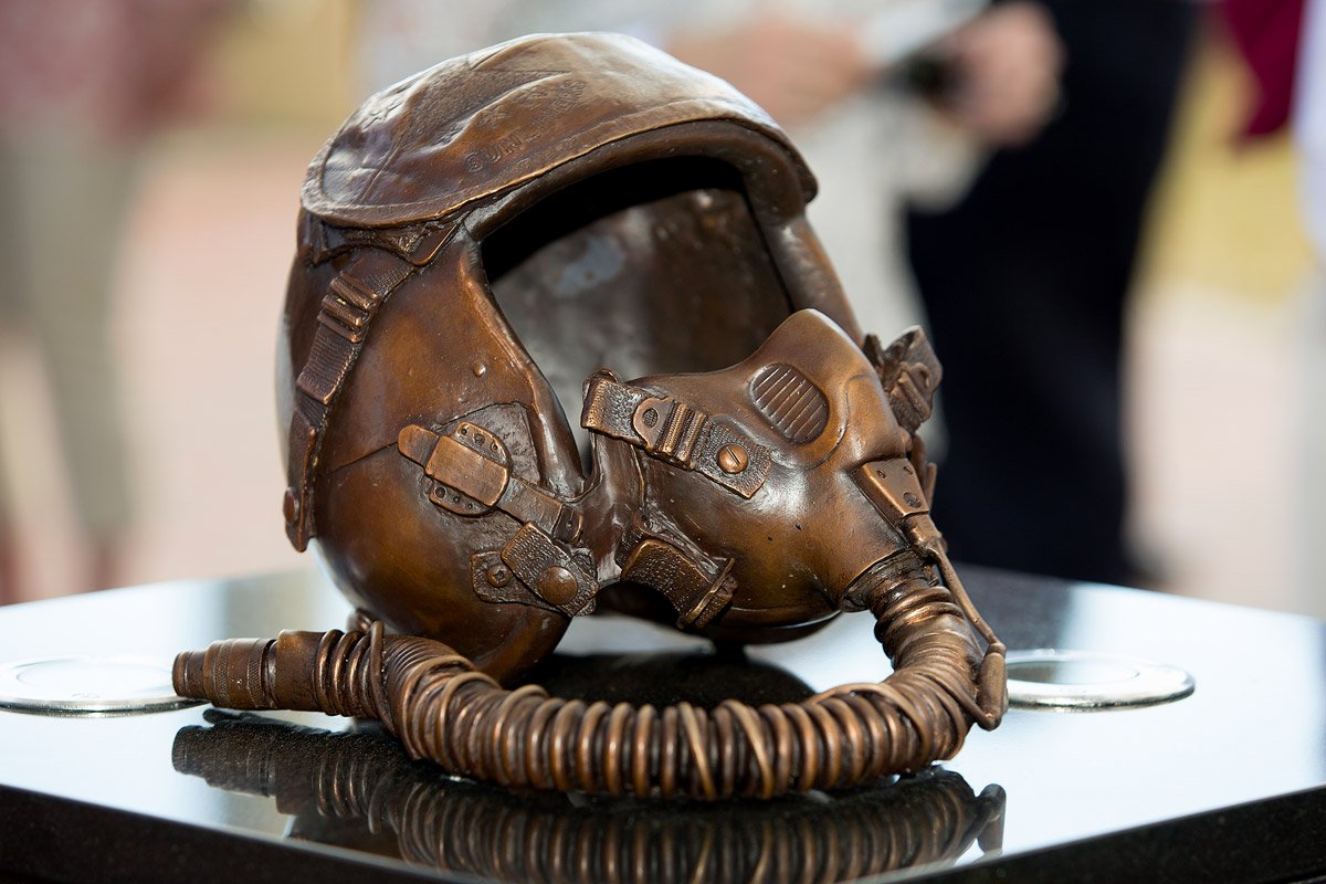 FloridaState's tweet photo. Florida State University unveils memorial in honor of U.S. Navy war hero and FSU alumnus Scott Speicher 🇺🇸 https://t.co/cZkYPuLnum https://t.co/wmaLdPkzCO