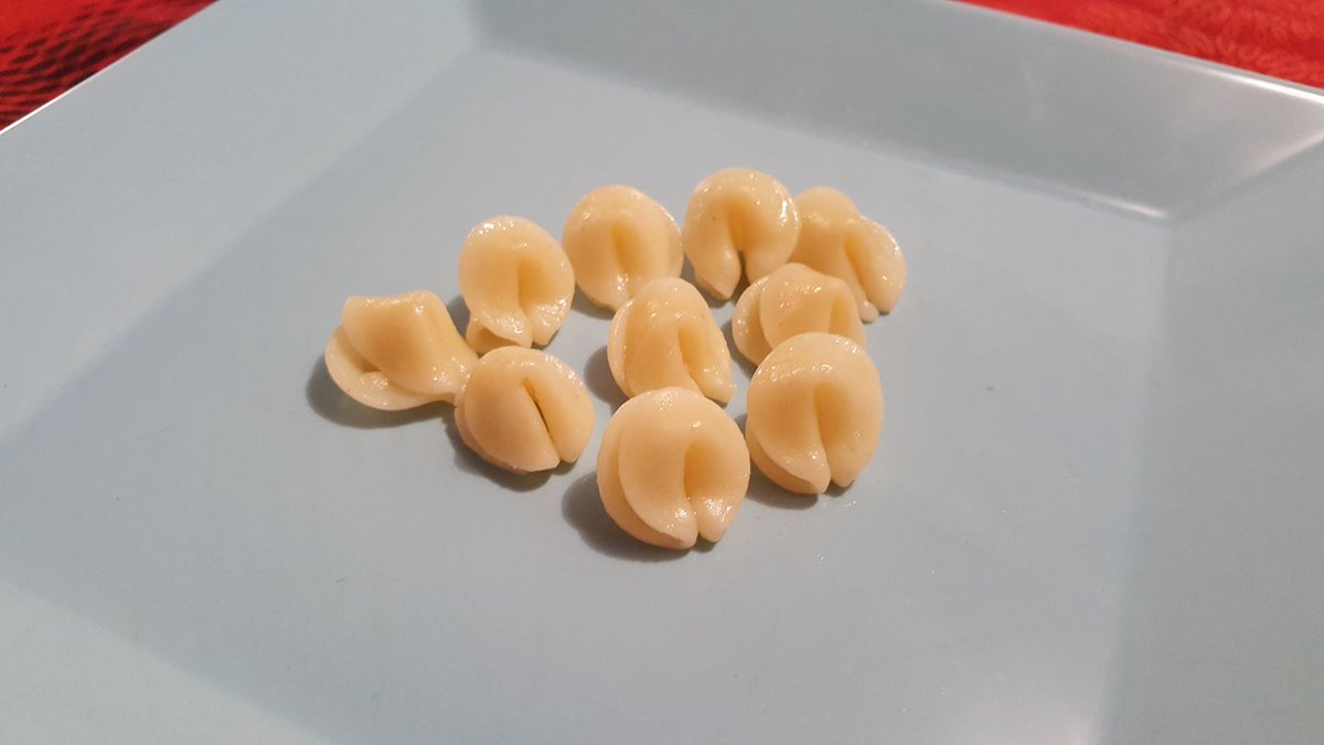 Quand tu hallucines en mangeant des pâtes 😇😂
@Lolitadeperpi2 @HillmanMarc