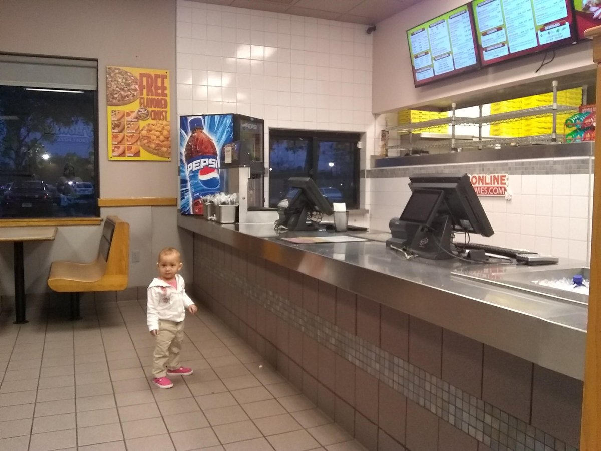 silk55seeme's tweet photo. I would like to order some fries and nuggets please! Hello!!! https://t.co/mXTtwx3av7