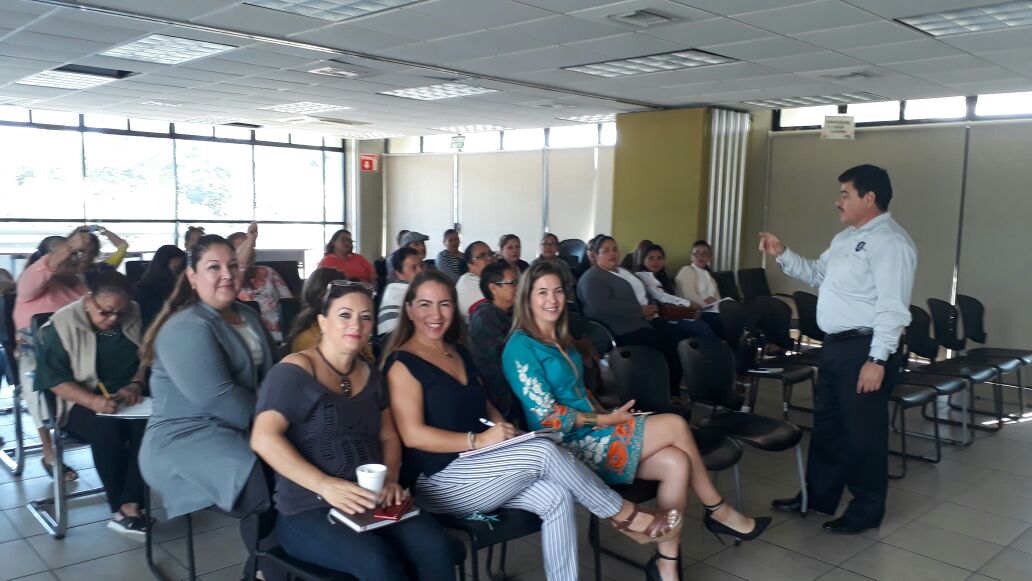 dalilacs4's tweet photo. La #soyZ75 y la Región agradece @psicomuro21 por impartir el taller EDUCACIÓN EMOCIONAL.
condición para equilibrar  conocimiento y ser humano.
Grato coincidir con compañeras y sobretodo aprender en colaboración 
#Asertivad #Comunicación #Emociones #Sentimientos #Aprendizaje https://t.co/DGveBcqsps