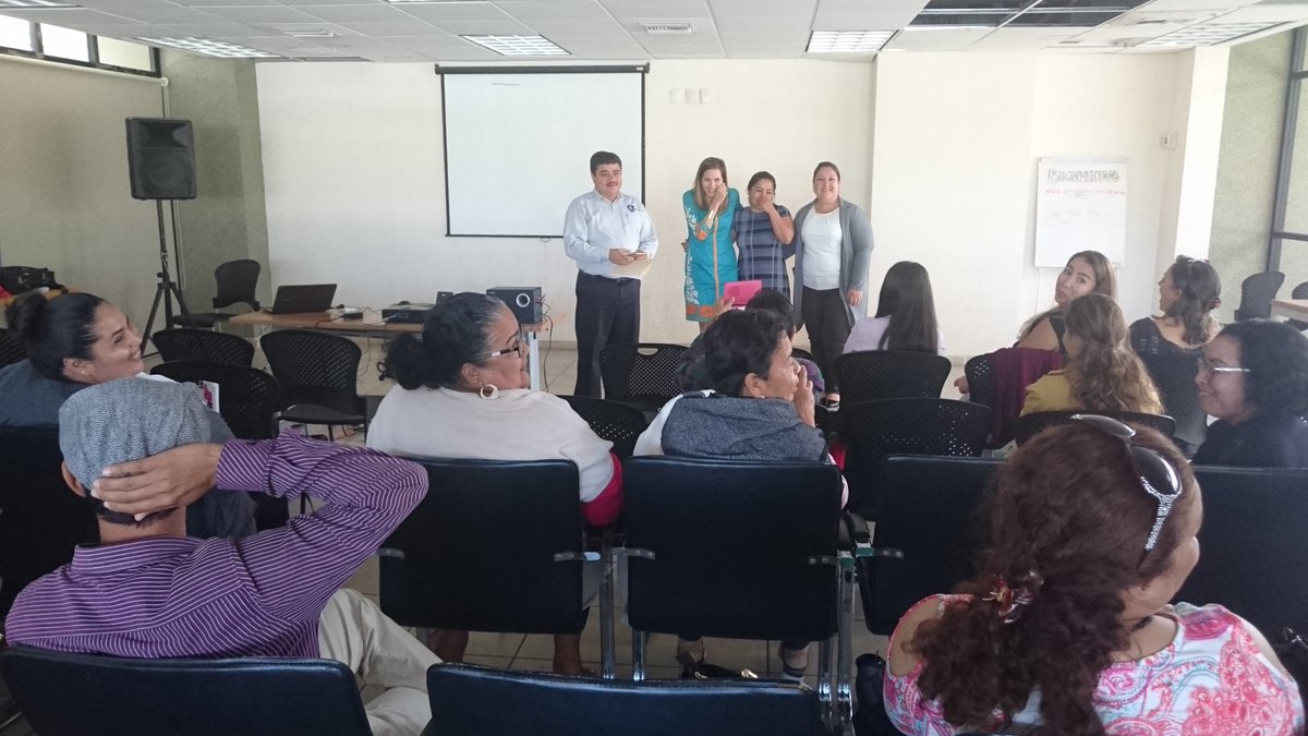 dalilacs4's tweet photo. La #soyZ75 y la Región agradece @psicomuro21 por impartir el taller EDUCACIÓN EMOCIONAL.
condición para equilibrar  conocimiento y ser humano.
Grato coincidir con compañeras y sobretodo aprender en colaboración 
#Asertivad #Comunicación #Emociones #Sentimientos #Aprendizaje https://t.co/DGveBcqsps