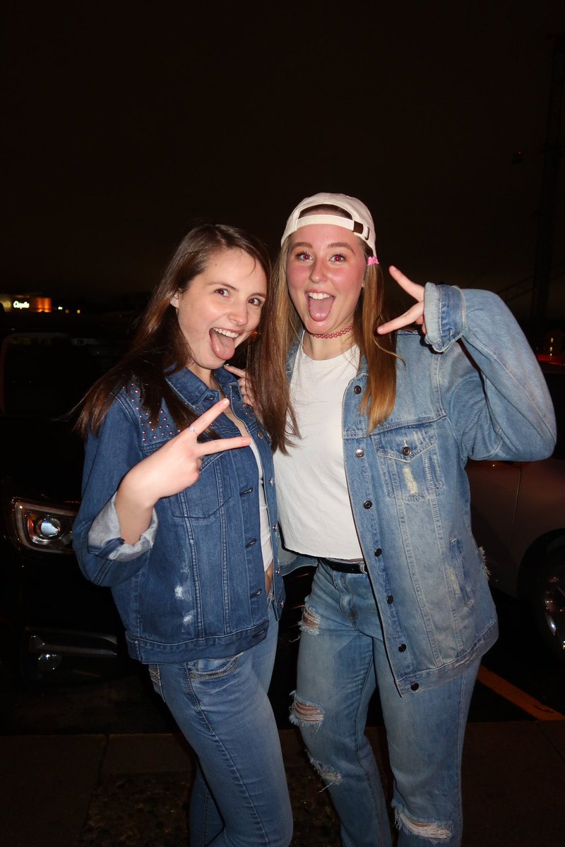 Here's some more pictures from our 90's sponto this past weekend