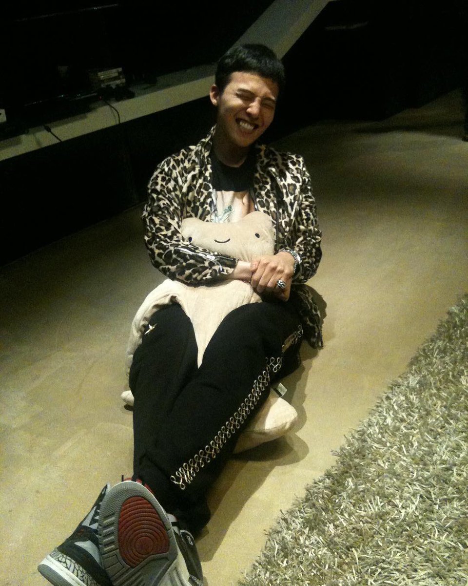 Gdragon_VIPJ's tweet photo. @IBGDRGN 
訓練で辛いことがあっても私たちファンが待っていることを思い出して頑張ってね。無事に義務を果たして大きく成長した姿で帰ってきてくれることを心待ちにしています🌸
ずっと待っているから心配しないで。健康と幸せを心から祈っています🙏✨ https://t.co/Su5T3G6r4c