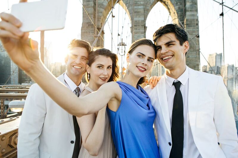 Last chance to take advantage of 40% off any of our rooms in honor of #TriumphHotels’ 4th anniversary! Choose from our stylishly decorated standard rooms to luxurious suites. Book today >> goo.gl/3XDxej