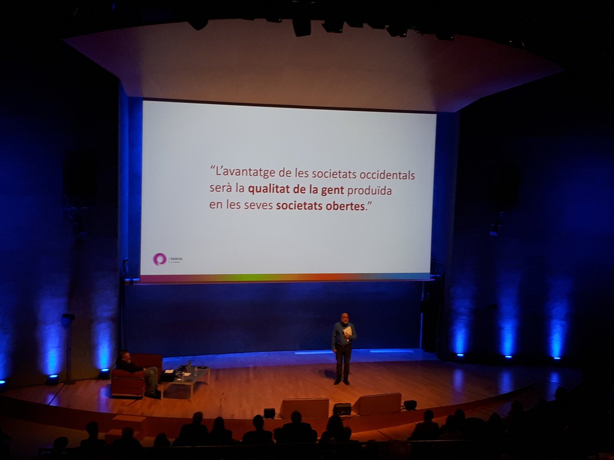 ssaramolina's tweet photo. @acornella y su anual #RadicalisNormal con las preguntas del futuro. ¿De qué hablaremos en 20 años? #Future https://t.co/6mZaFUK44t