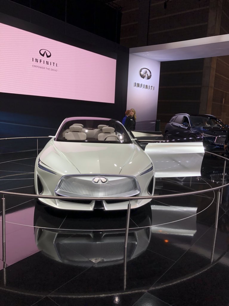 GeorgiaPeach_07's tweet photo. #FansOfINFINITI #Infiniti #CAS18 #ChicagoAutoShow2018 #BuzzHub #Cars #Luxury #Innovative #Impressive #Awesome #InfinitiCAS18 A great frontal & inside view of a @INFINITIUSA #QInspiration on display at the @ChiAutoShow. 🚙😲👀👍🏻‼️ https://t.co/j9SvWRPKsX