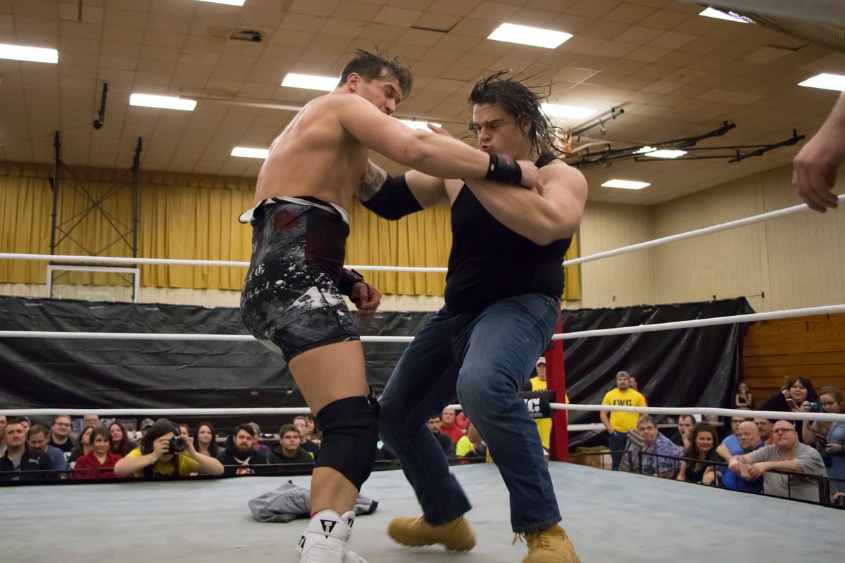 countryhammer_'s tweet photo. One year ago yesterday I made my IWC Debut at proving ground 6 πͺπ»π¨ and I chose to step foot in the ring with World Champ @wardlow_1 I might have lost but Iβm damn sure I made an impact #debut #squaredcircle #mymoment #collarandelbowbrand #countryhammer #worldtitle #iwc https://t.co/UbJqH72dOn