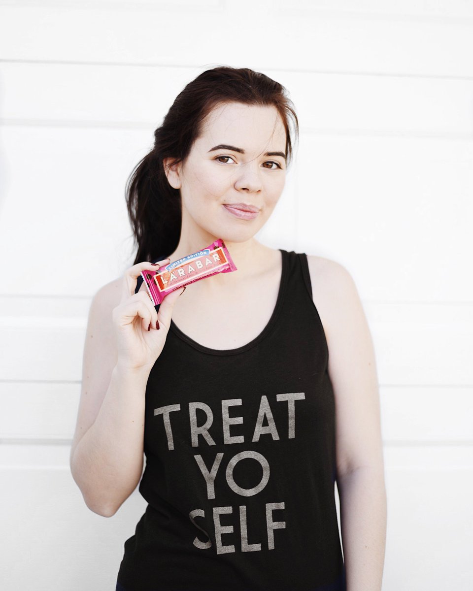 amandahsalewski's tweet photo. The new Strawberry Chocolate Chip @LARABAR is super yummy, made with only 7 ingredients (dates, almonds, semisweet chocolate chips, strawberries, apples, cocoa powder and sea salt), and is available exclusively at @target! 💕  #GotItFree #JustTheGoodStuff https://t.co/1TOVUdTR9N
