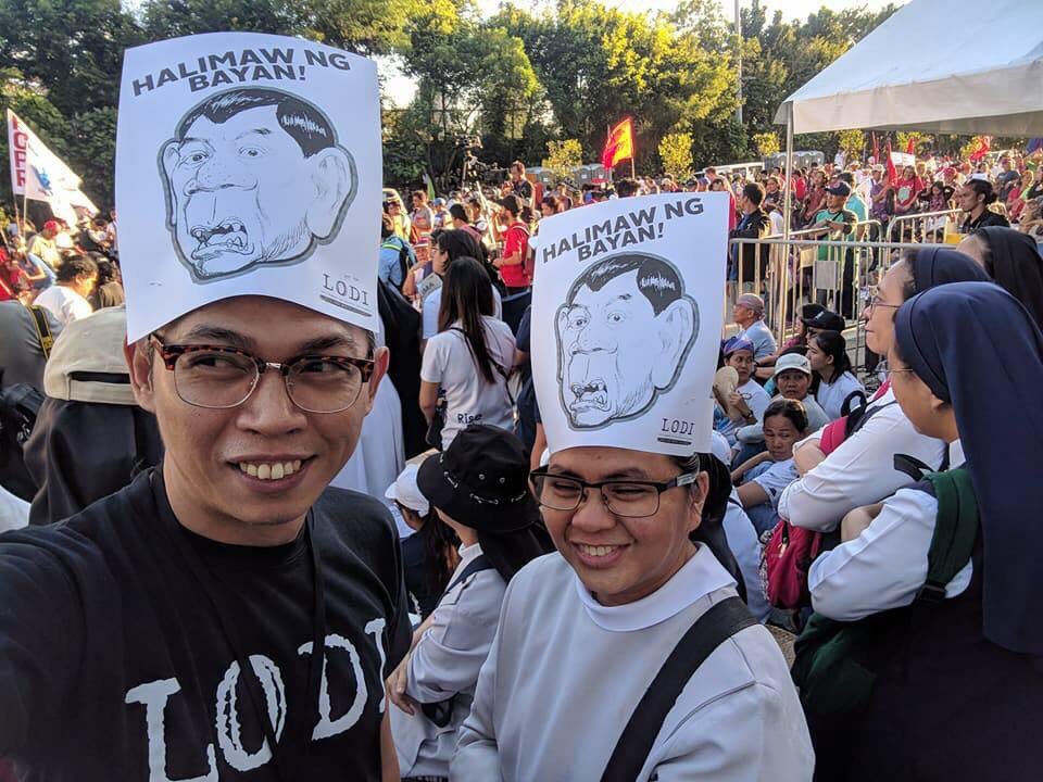 halimaw nga pero marami namang nagawa sa bayan! eh ikaw Tonyo! halimaw ka na nga sa ugali tapos halimaw ka pa sa mukha!😒👊🏽🇵🇭