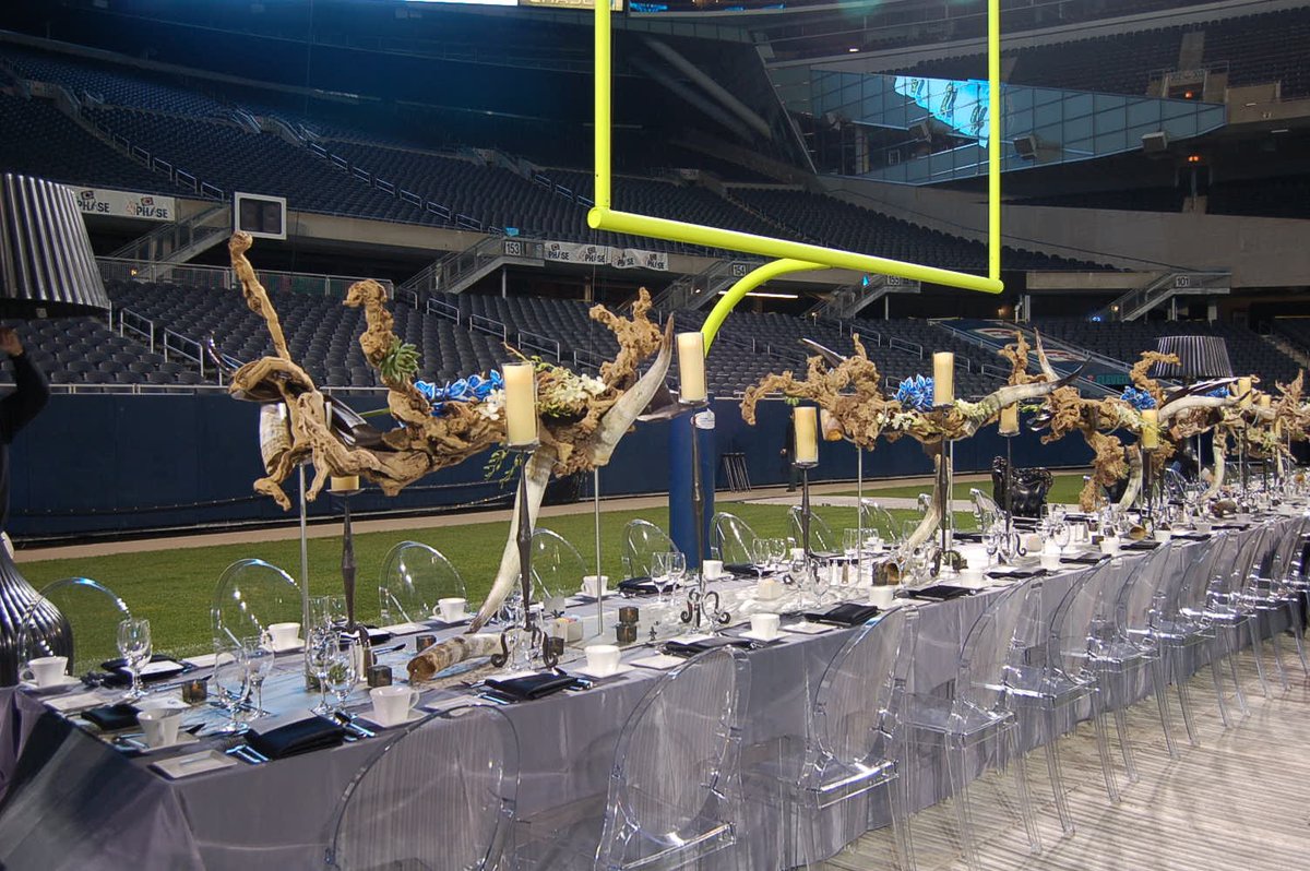 Now THAT's how you decorate for a party!!!  #DYK Soldier Field could be transformed like this? Well now you do! 

Book your next event at historical <a href="/SoldierField/">Soldier Field</a> today! 312.235.7150 or Events@SoldierField.net