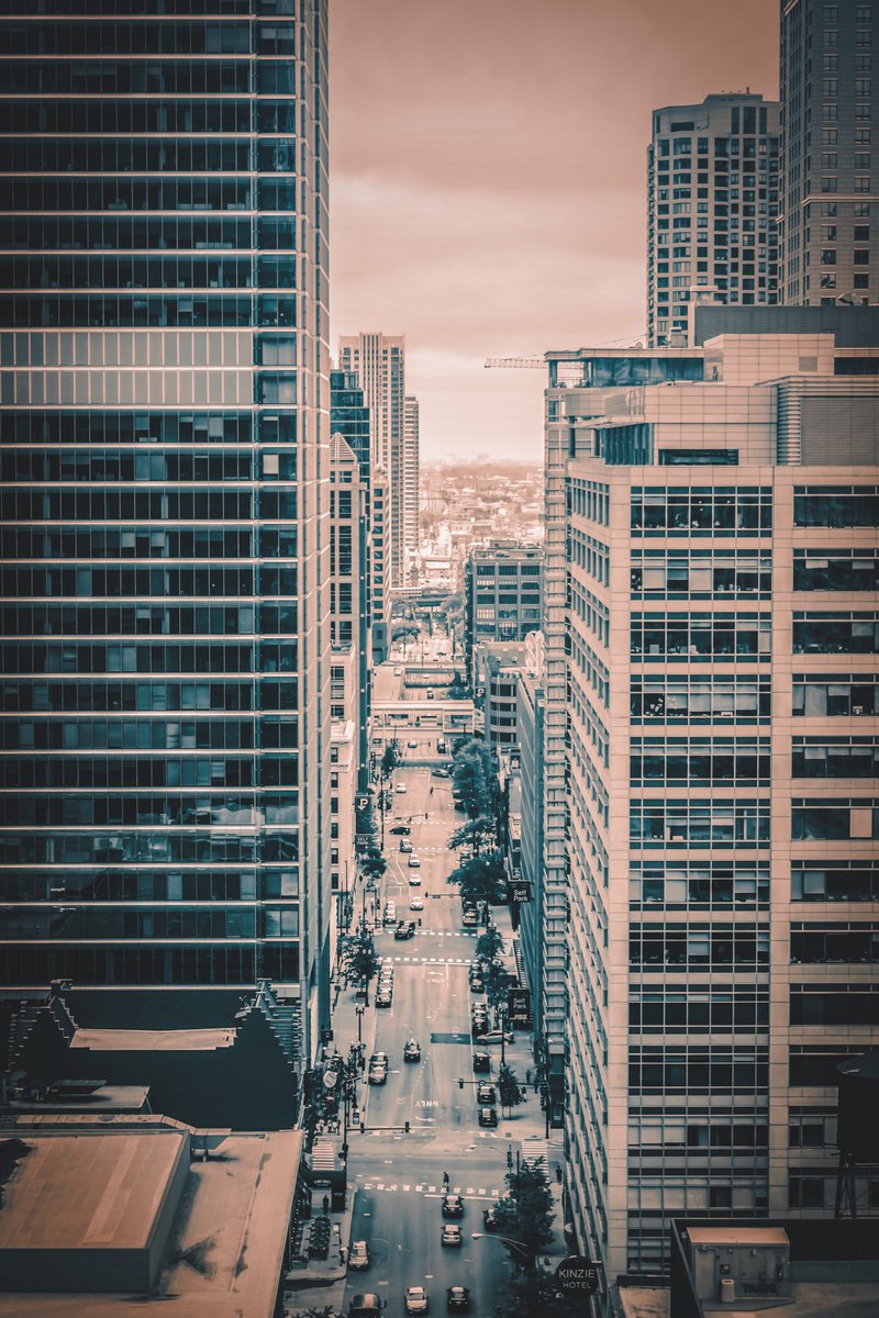 Tannermmonty's tweet photo. City views https://t.co/qxLOVHdEsJ