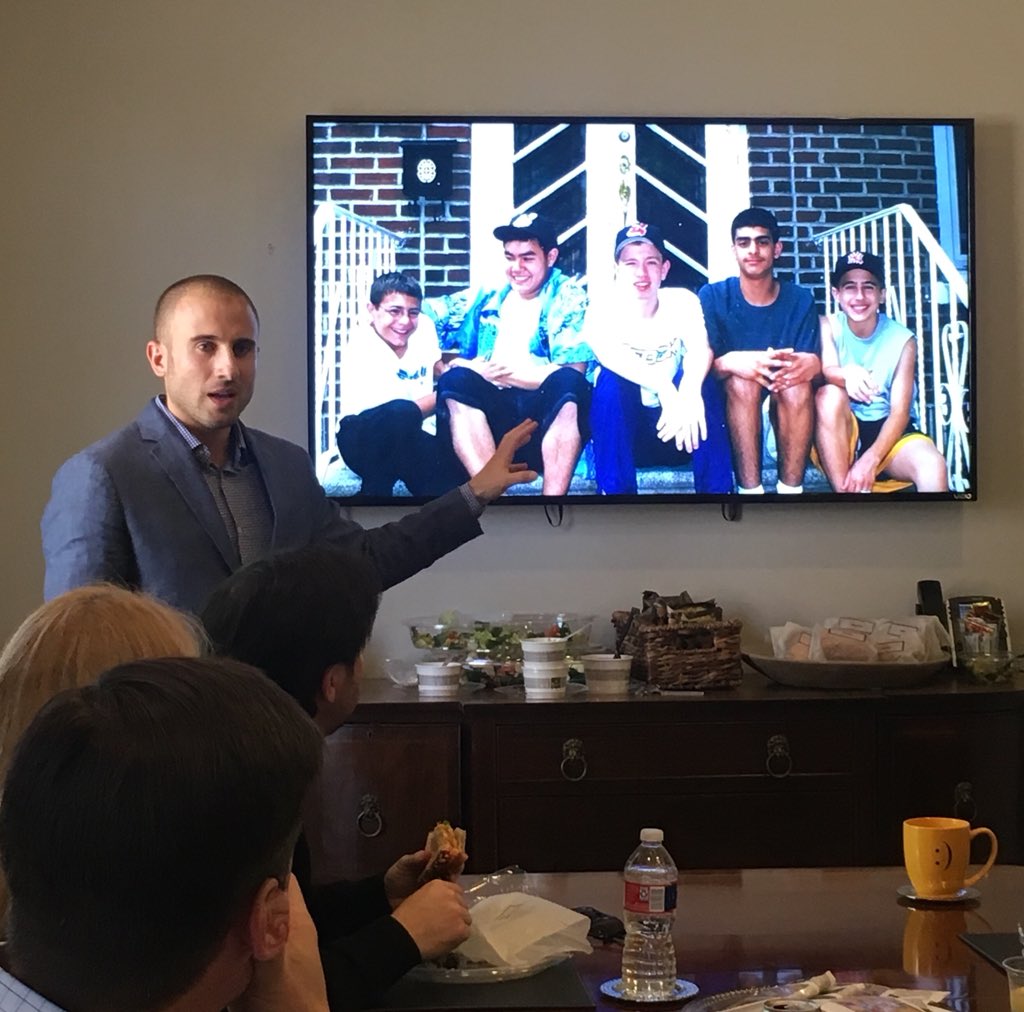 ExecSpeakers's tweet photo. Inspired today by @ChrisBashinelli to be a global citizen. #befullypresent #beauthentic #whatsyourstoop #keynote #speaker #execspeakers https://t.co/4gF42N61TM