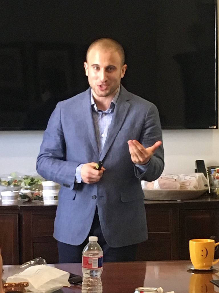 ExecSpeakers's tweet photo. Inspired today by @ChrisBashinelli to be a global citizen. #befullypresent #beauthentic #whatsyourstoop #keynote #speaker #execspeakers https://t.co/4gF42N61TM