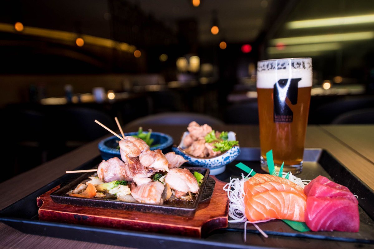 ninkilounge's tweet photo. Happy New Year! I wish you have a wonderful 2018 sushi! ;) 

#HPNY #HappyNewYear2018 #HappyNewYear https://t.co/QOIsVhvQfi