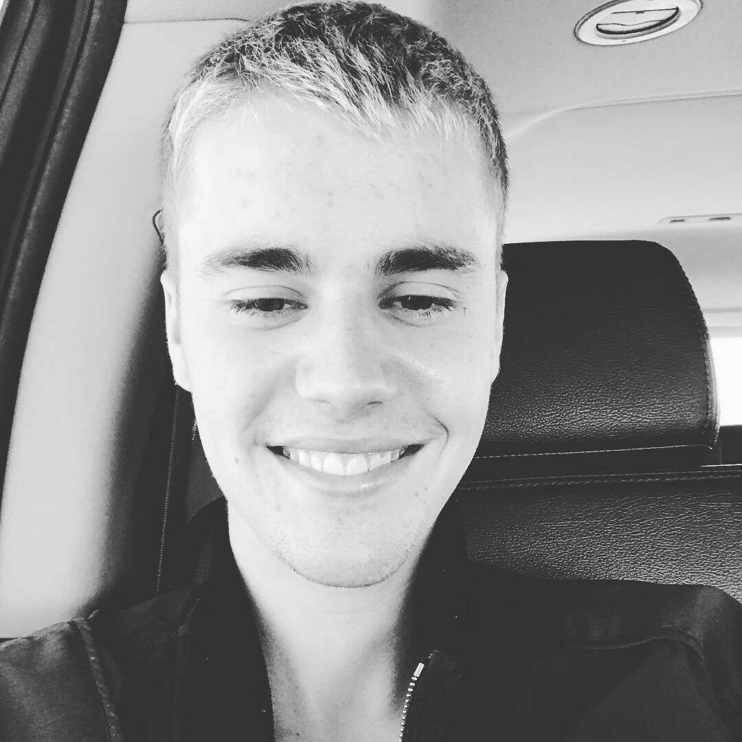 LiliMine1's tweet photo. #JustinBieber 😍🤤🤤🤴🏼💋💗💓🥀 https://t.co/SkVaTgvQFw