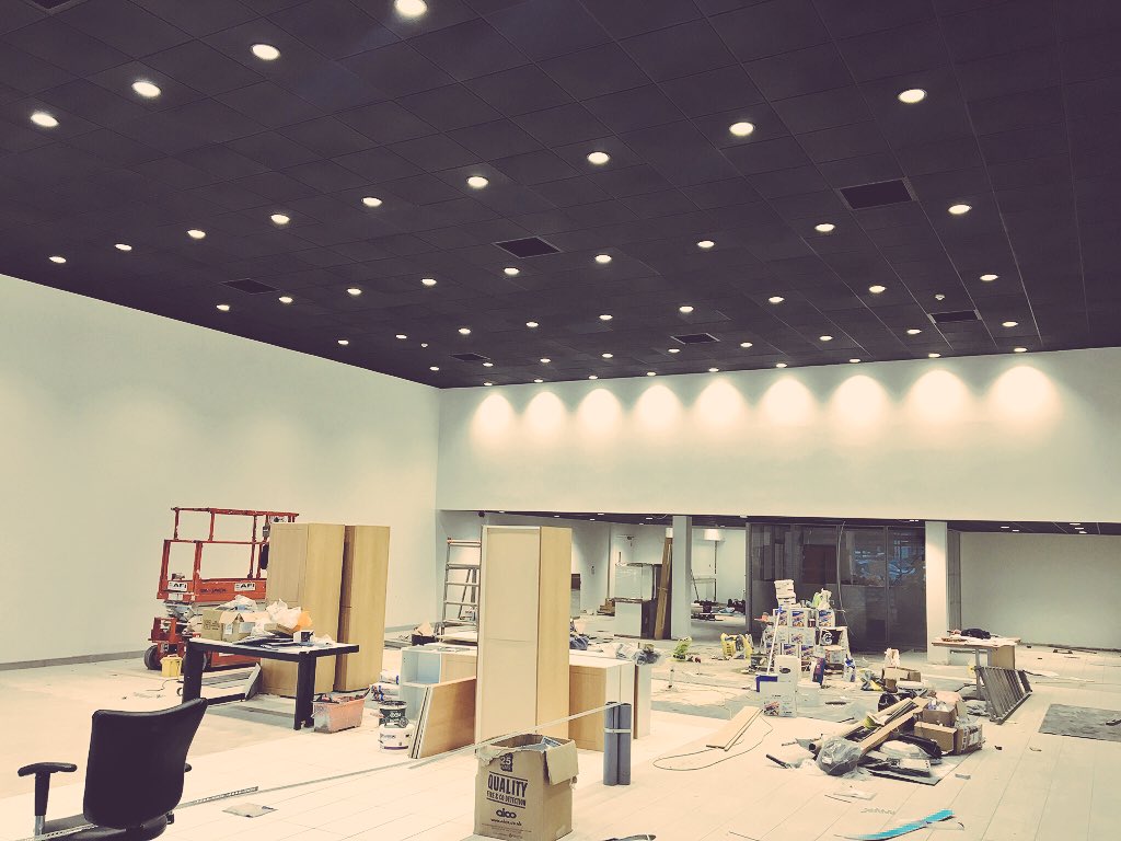 The new look Vospers Nissan Showroom in #plymouth looks great, the high quality anthracite @RockfonUK #ceiling tiles look fantastic!