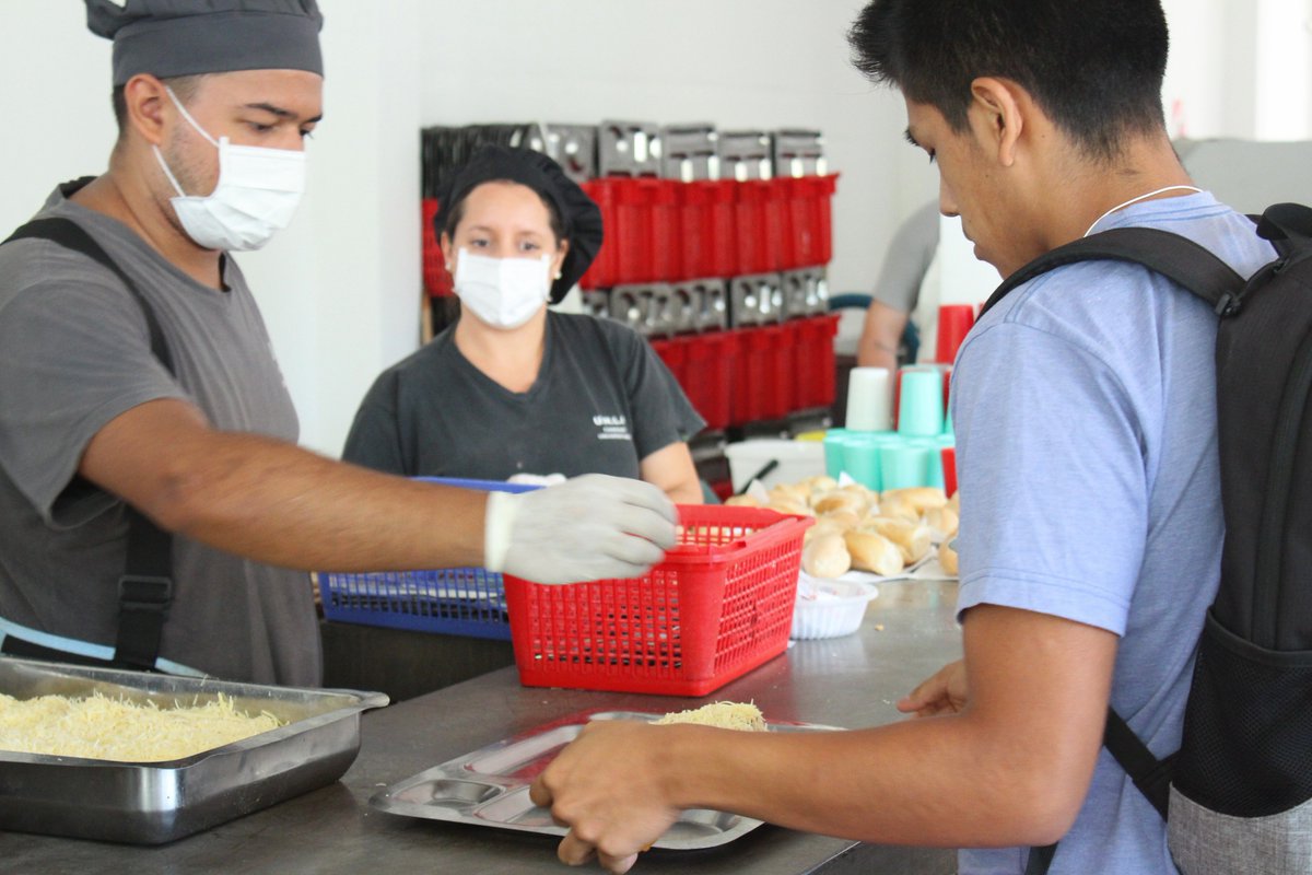 unlp's tweet photo. Esta mañana comenzaron los almuerzos en el Comedor Universitario con tallarines a la bolognesa 🍝🍝como plato inaugural. Recordemos que el valor del menú es apenas de $20 y hay opción #SinTaac para celiacos 💪💪 https://t.co/OuAgbqfKlC