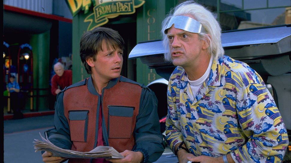 PelisEnUnTweet's tweet photo. Back to the future 2: Marty debe viajar al pasado y evitar que Donald Trump se vuelva presidente de los EE UU y sea el esposo de su mamá. https://t.co/4zvqhE2PIB