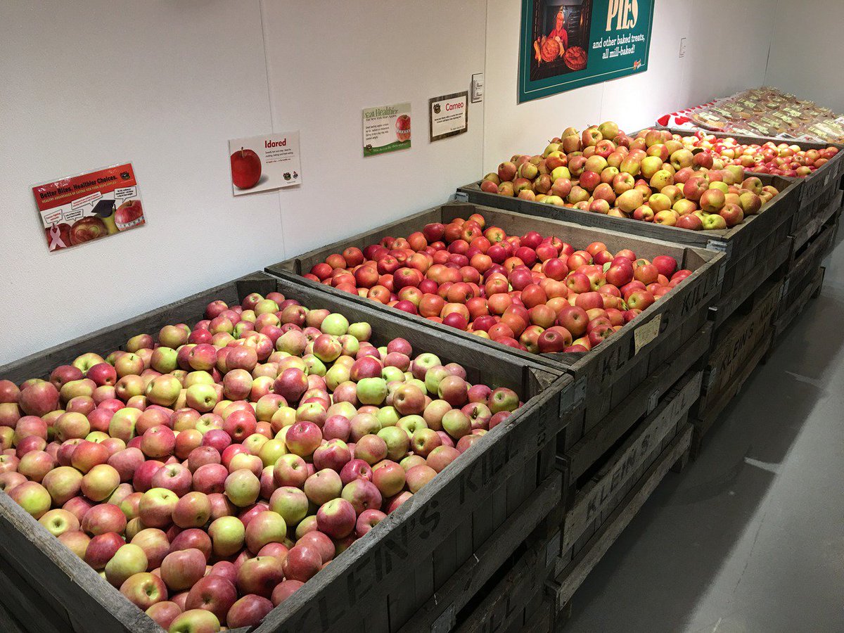 FCCM1856's tweet image. 🍎🍏🍎 Our apple room is open year round - along with the whole Mill! 🥧Come by for pie supplies, dip mixes, cheese and more! bit.ly/2DS40yB

#apple #pie #Cooperstown #cidermill