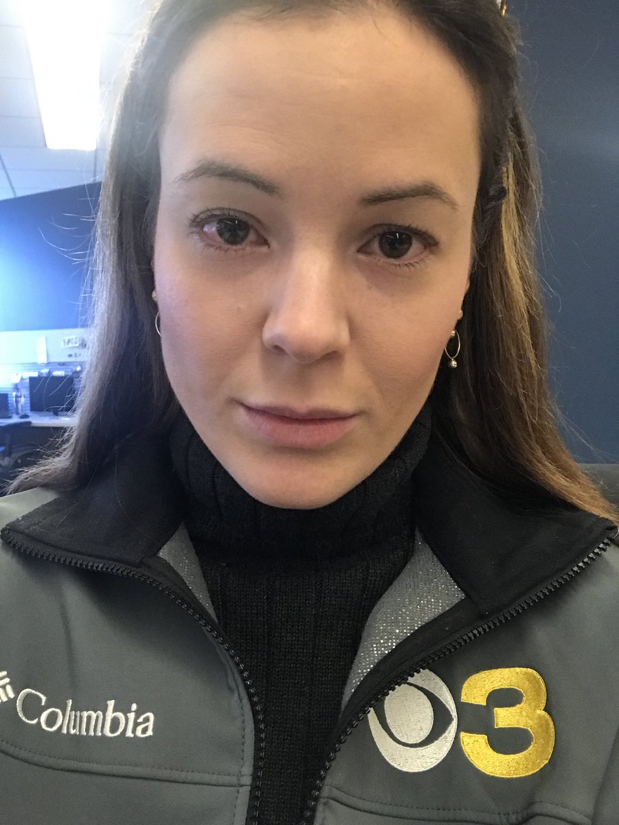 AlexandriaHoff's tweet photo. Another *EYE*witness news update: my two optical bad boys are still not doing well. It’s been a MONTH. Saw a doc & going to specialist soon but does anyone have any ideas on what this could be?? (Planning to go on air sans any eye makeup tonight 😬) #eyeballin #lookslikeimcrying https://t.co/vfxKnQEUjd