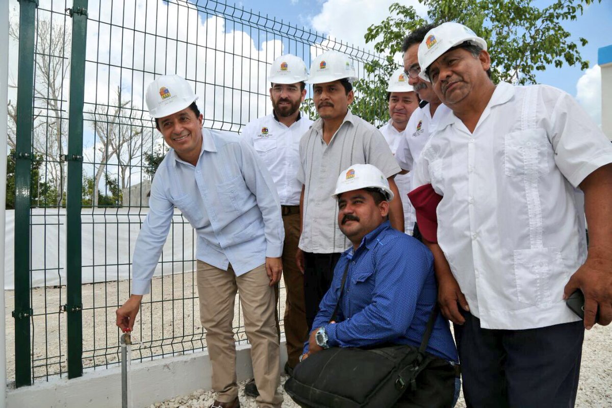 CAPAQRoo's tweet photo. 💧➡️ El @GobQuintanaRoo cumple un mandato judicial para disminuir la desigualdad en San Antonio Soda y optimiza recursos para mejorar el servicio en Caobas, OPB. #HayCambio para las familias que ya tienen agua potable después de 60 años de espera. @CarlosJoaquin @GerardoMoraX https://t.co/9AwQq0na42